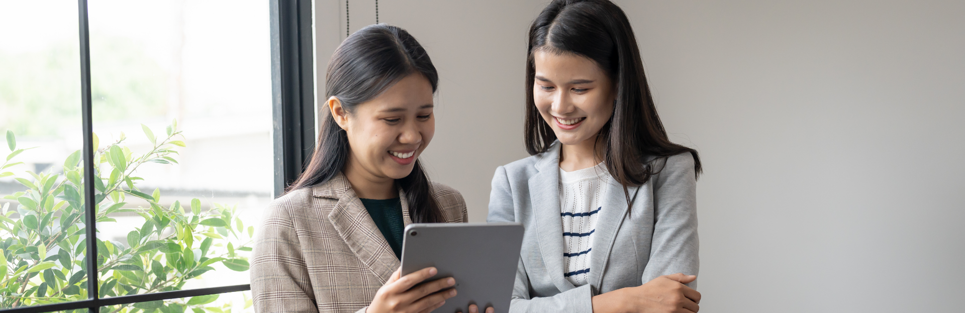 brainstorming vidéo logo site réseaux sociaux miro notion strormboard figjam mindmeister slido